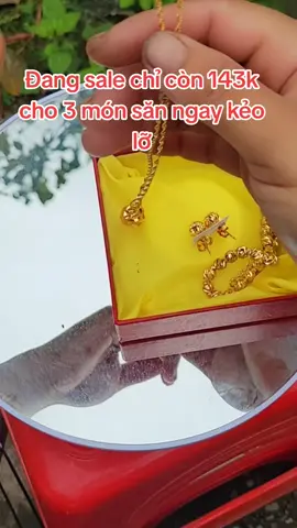 Quá là đẹp quá là rẻ luôn#lactay #vongco #bongtai #trangsuc 