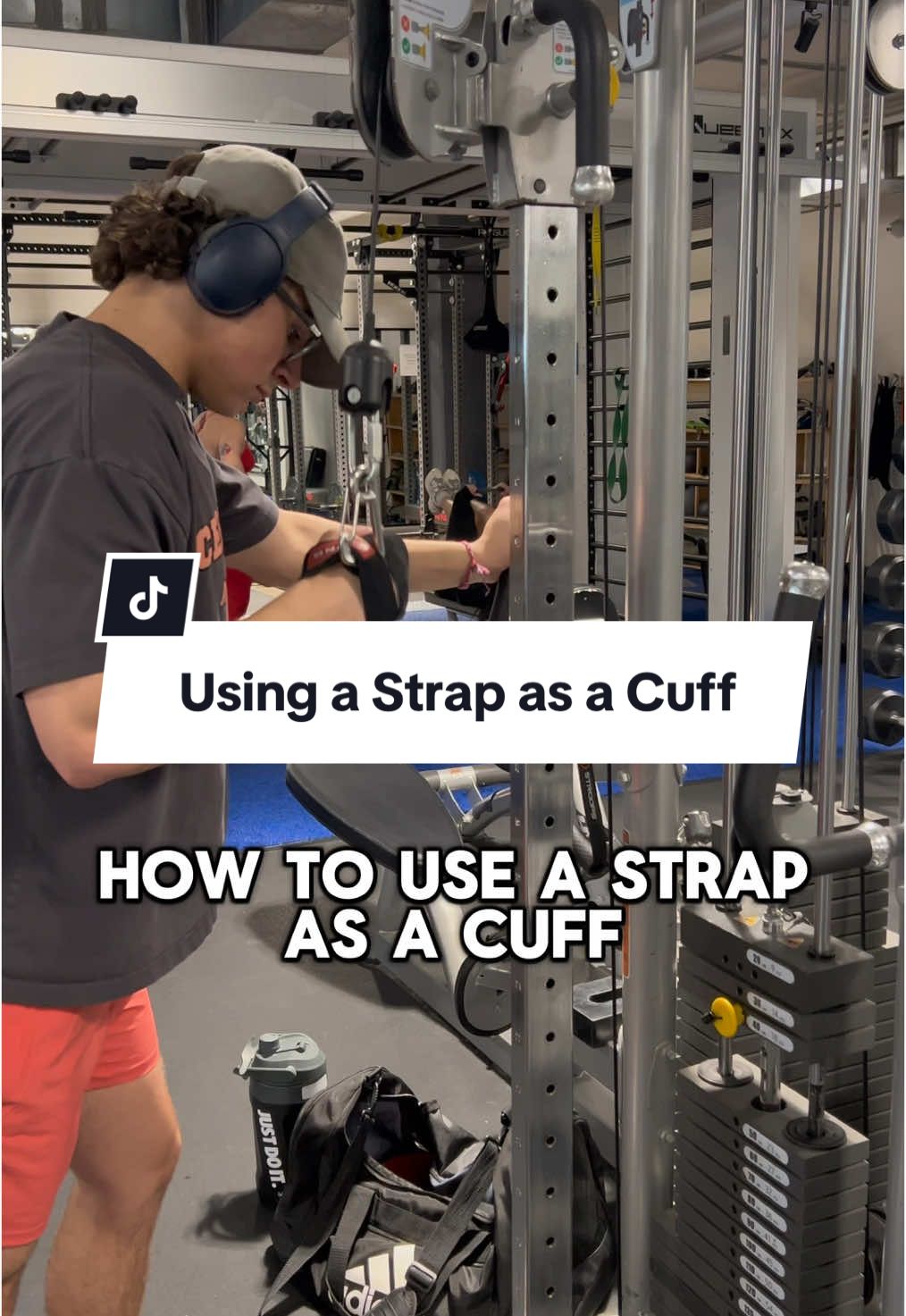 More basic but useful one for y’all today DM or comment “PWF” for online coaching 🦾 Comment if you have any questions Like and follow for more hypertrophic content - #gym #GymTok #fyp #foryou #strengthtraining #pwftraining #musclegrowth #liftingstraps  