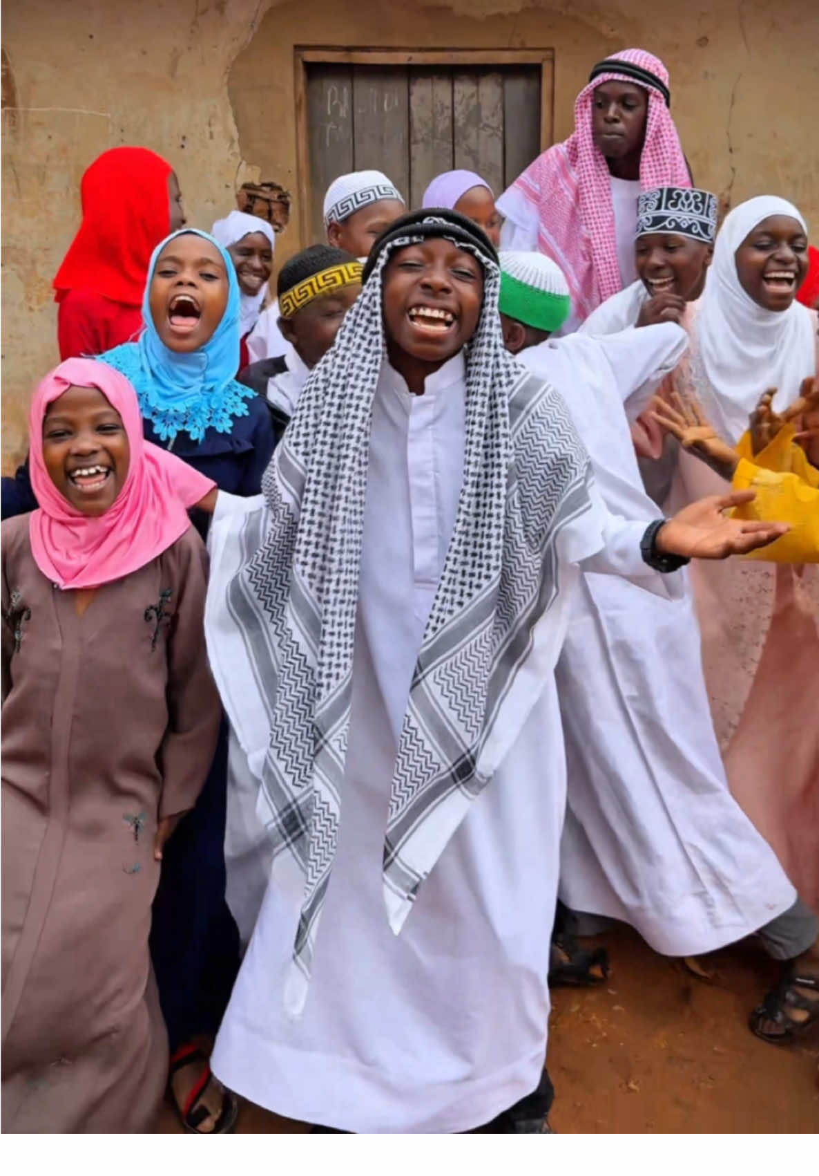 Eid Mubarak☪️💃🎉  #eidmubarak #eid #eid2025 #bollywood #bollywoodsong #salmankhan #smashtalentkidsafrica #fyp 
