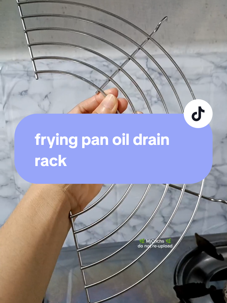 mahilig magprito  #fryingpanoildrainrack  #oilstrainer  #stainlesssteeloilstrainer  #drainrack  #frying  #KitchenHacks  #kitchentools  #kitchen  Disclaimer: Prices and Details of the products may change once the video is published. The creator is not liable for any changes after the video is published. Prices may vary. Products may change. Any changes on the product may happen. 