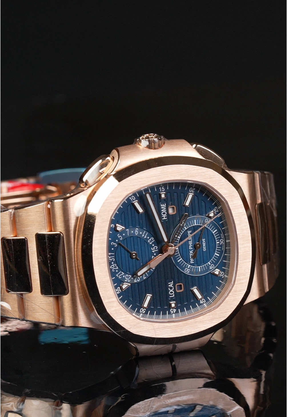 Time never looked this good. ⏳✨ Capturing every detail of this masterpiece—because luxury deserves to be seen in its best light. #LuxuryWatch #CinematicShots #TimelessElegance #patekphilippe @patekphilippe