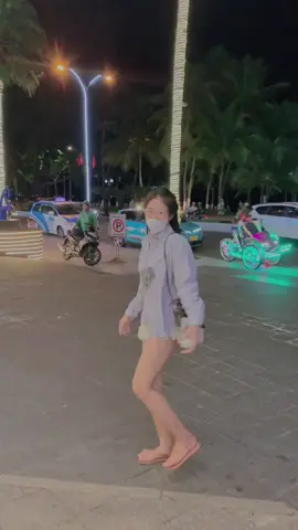 Làm gì có chuyện con người được sống bình yên như nước chảy mây trôi. Phải lựa chọn, phải trả giá. 🕊️❤️