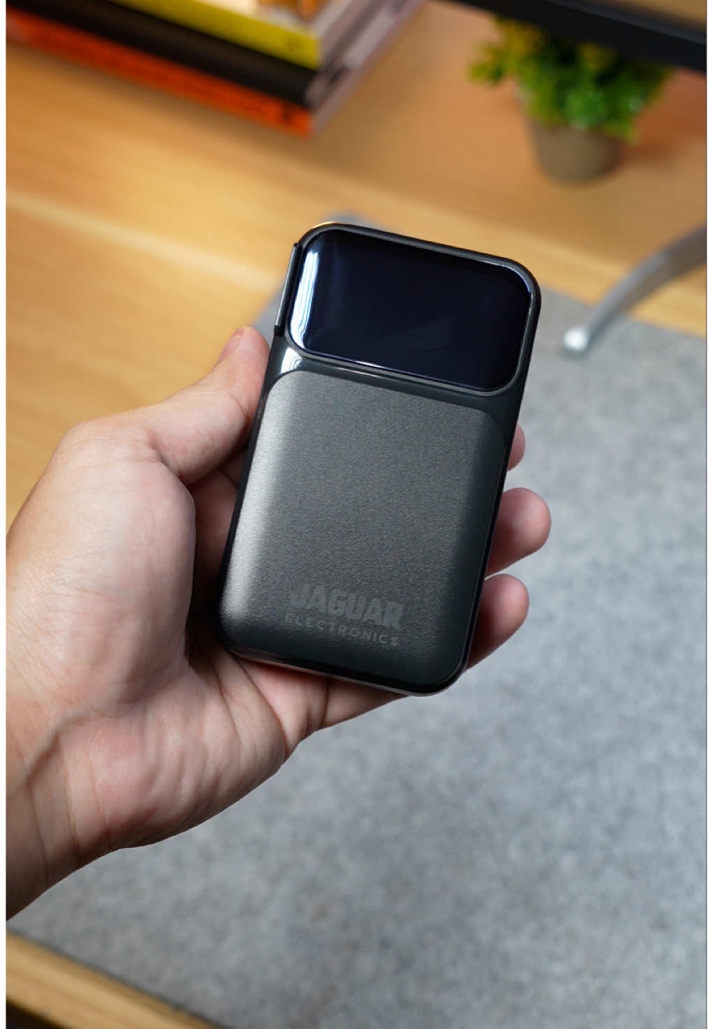 Jaguar Electronics PB898. An all in one powerbank with built in USB C and Lightning Cable.  @Jaguar Electronics  #jaguarelectronics #powerbank #budgetpowerbank #fastchargingpowerbank #travelpowerbank 