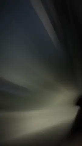 em quay bước vội 😭