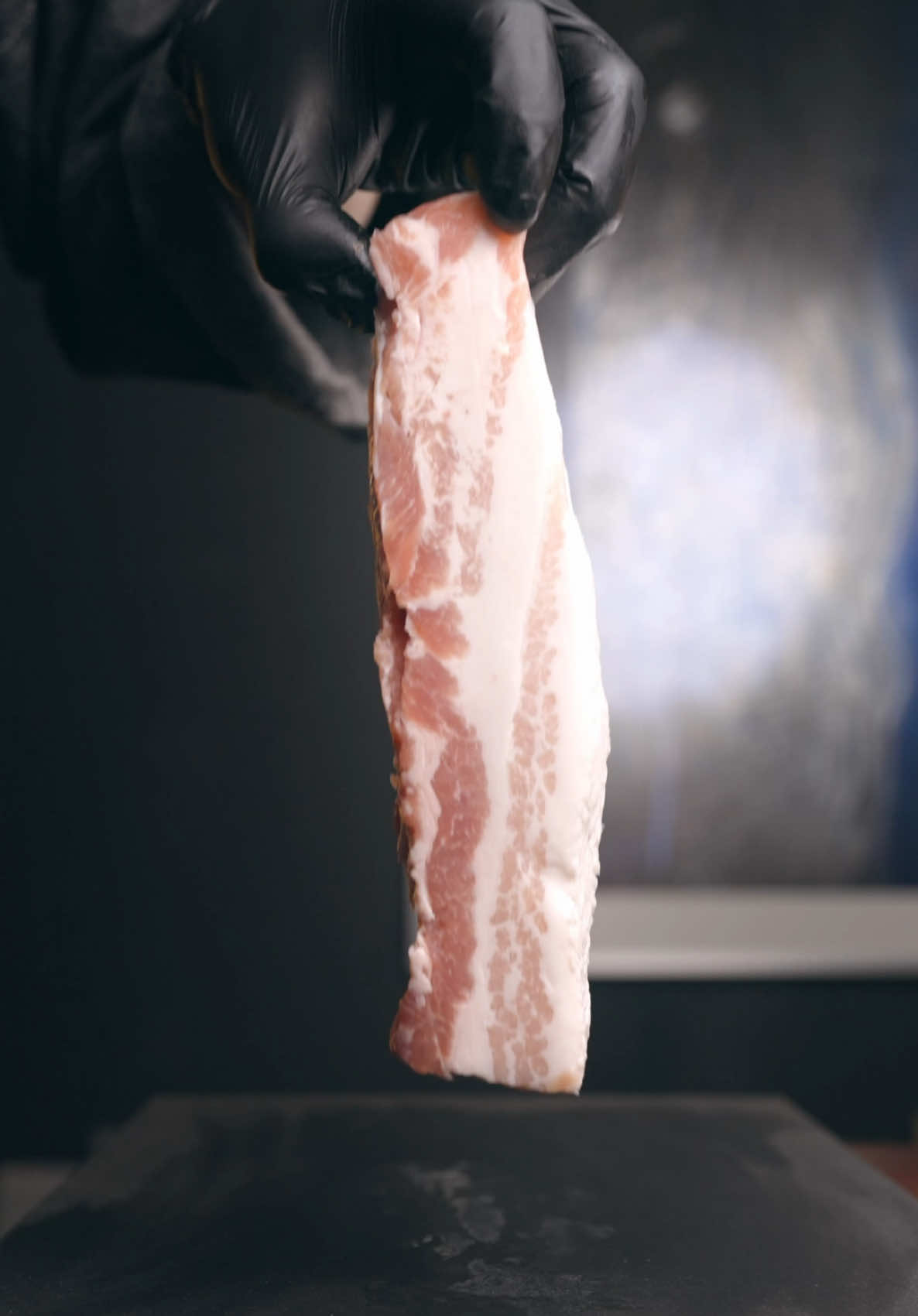 I can't cut the pork belly, so I sharpen the honekiri knife. 豚バラ肉が切れなかったので骨切り包丁を研ぎます🔪✨ #究極の切れ味 #beforefter #asmr 