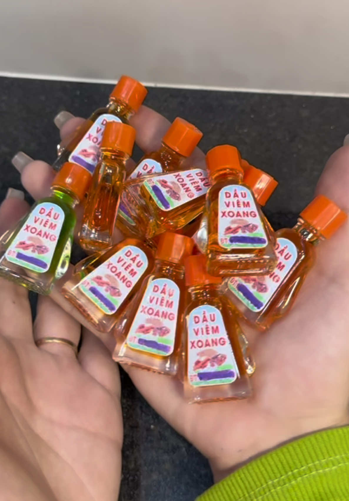 Mua 10 chai tặng 1 chai chỉ 46k miễn ship##emkieutaphoa##dauviemxoang##viemxoang##viemxoangmantinh