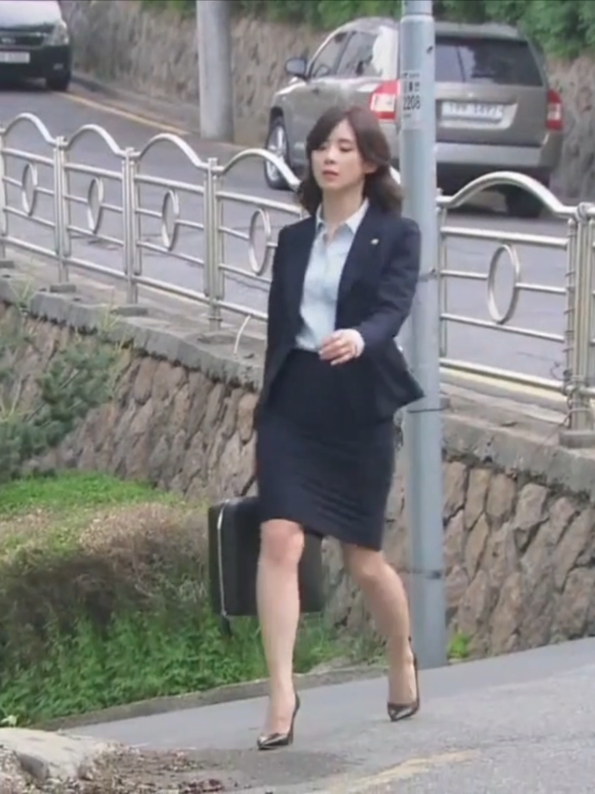 #leeboyoung #heels #legs #icanhearyourvoice