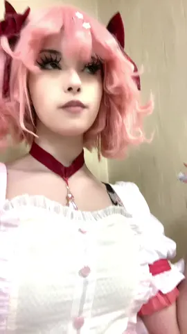 || CON DAY TWO SO MANY PEOPLE CAME UP TO ME FOR PICTURES AND I SAW MY BIG BROTHER TWICE YAYAYAYYA || {MADOKA} || #viralvideos #viral_video #fyppppppppppppppppppppppp #makemefamous #cosplay #fyp #madokamagica 