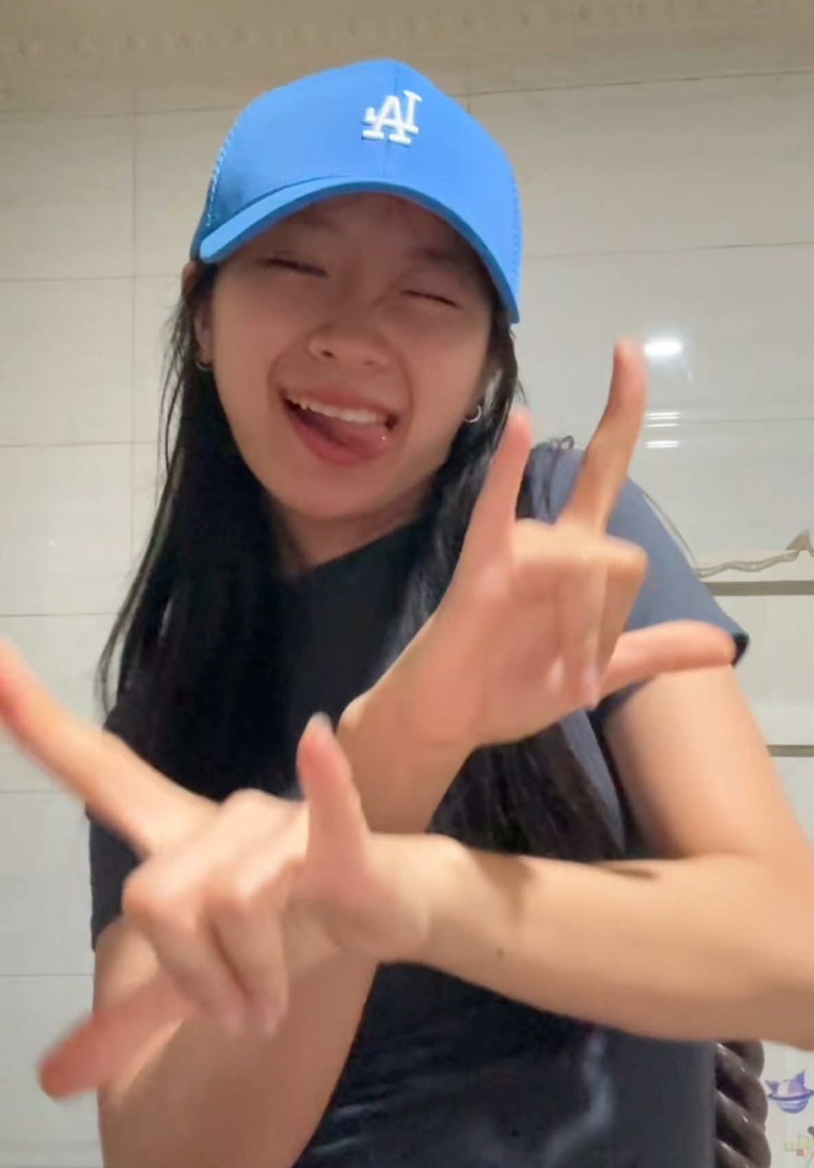 nyobain velocity cina