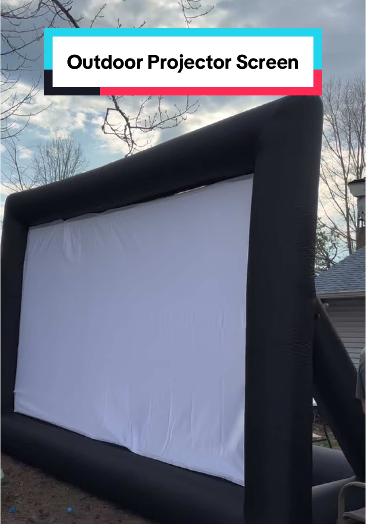 Ever wanted to bring the activities outside?! Watch movies outside with the family on this inflatable projector screen! #inflatable #inflatableprojectorscreen #projectorscreen #garvee #susrizzle #Outdoors #outdoor #FamilyFun 