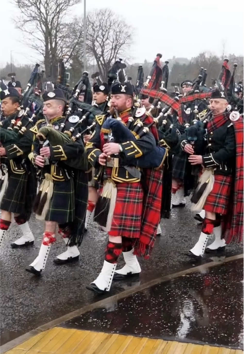 📺 Full Video 🔗 Link in Bio ⬆️  Stirling's 900th Anniversary Weekend Finale! Massed Pipes & Drums and Military Parade | Scotland  📍Stirling, Scotland 🏴󠁧󠁢󠁳󠁣󠁴󠁿  📆 29•03•2025 #stirling #bagpipes #piper #drummajor #marchingband #militaryband #ukarmy #Scotland #britain #soldiers #british #scottish 