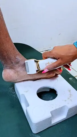 ksh 1999/ Bye-bye crusty heels, hello lsmooth feet! This rechargeable callus remover is your new spa BFF. DM to order or tap the link in bio—your feet deserve this