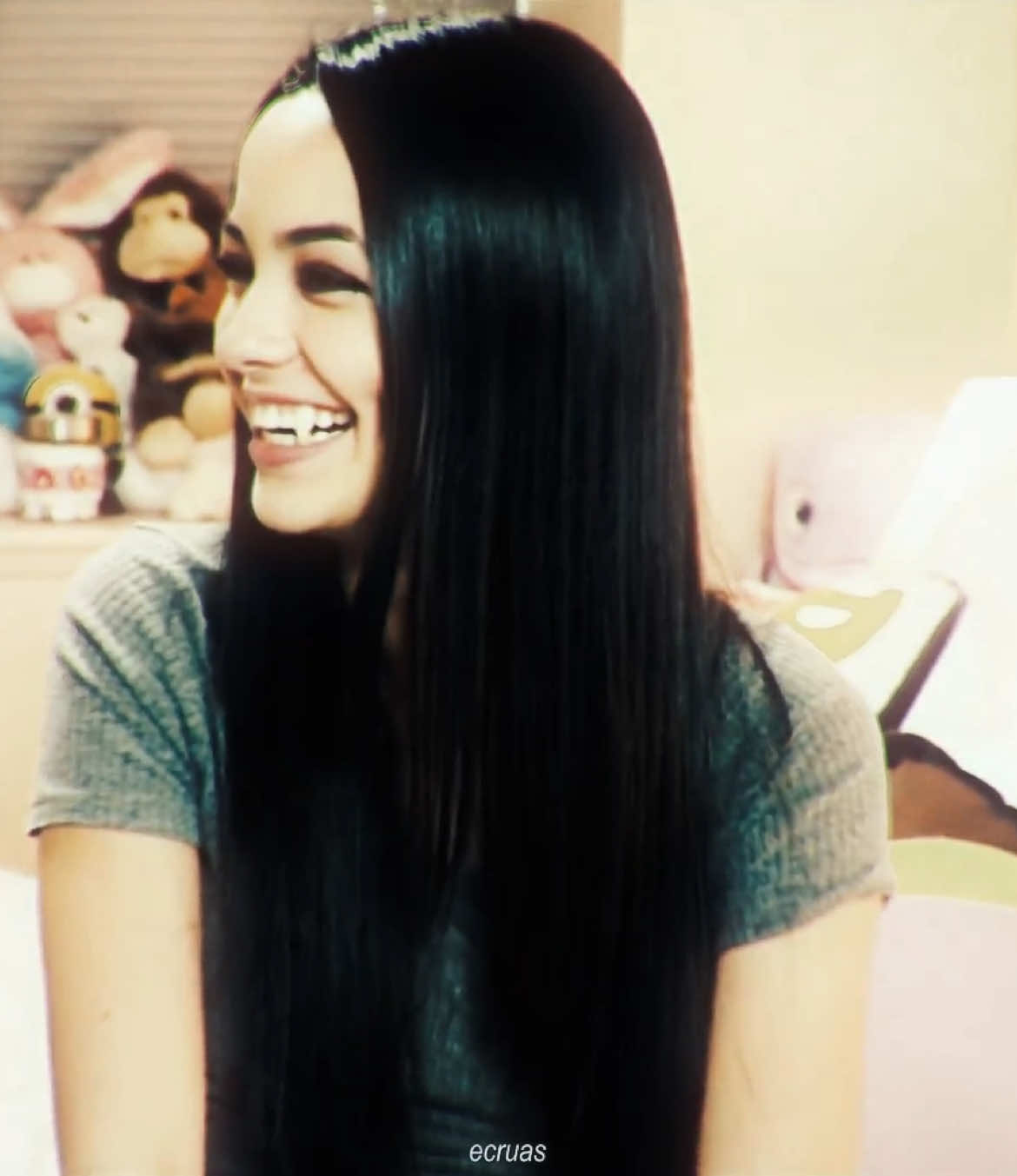 #VANESSAMERRELL — i GREW up on them and wasabi productions  #vanessamerrelledit #merrelltwins #merrelltwinsedit #fyp #viral #ecruas  ac:  @ash , spc: “Hotel Transylvania 2 - DIY Costume for Mavis - Merrell Twins” on YouTube.