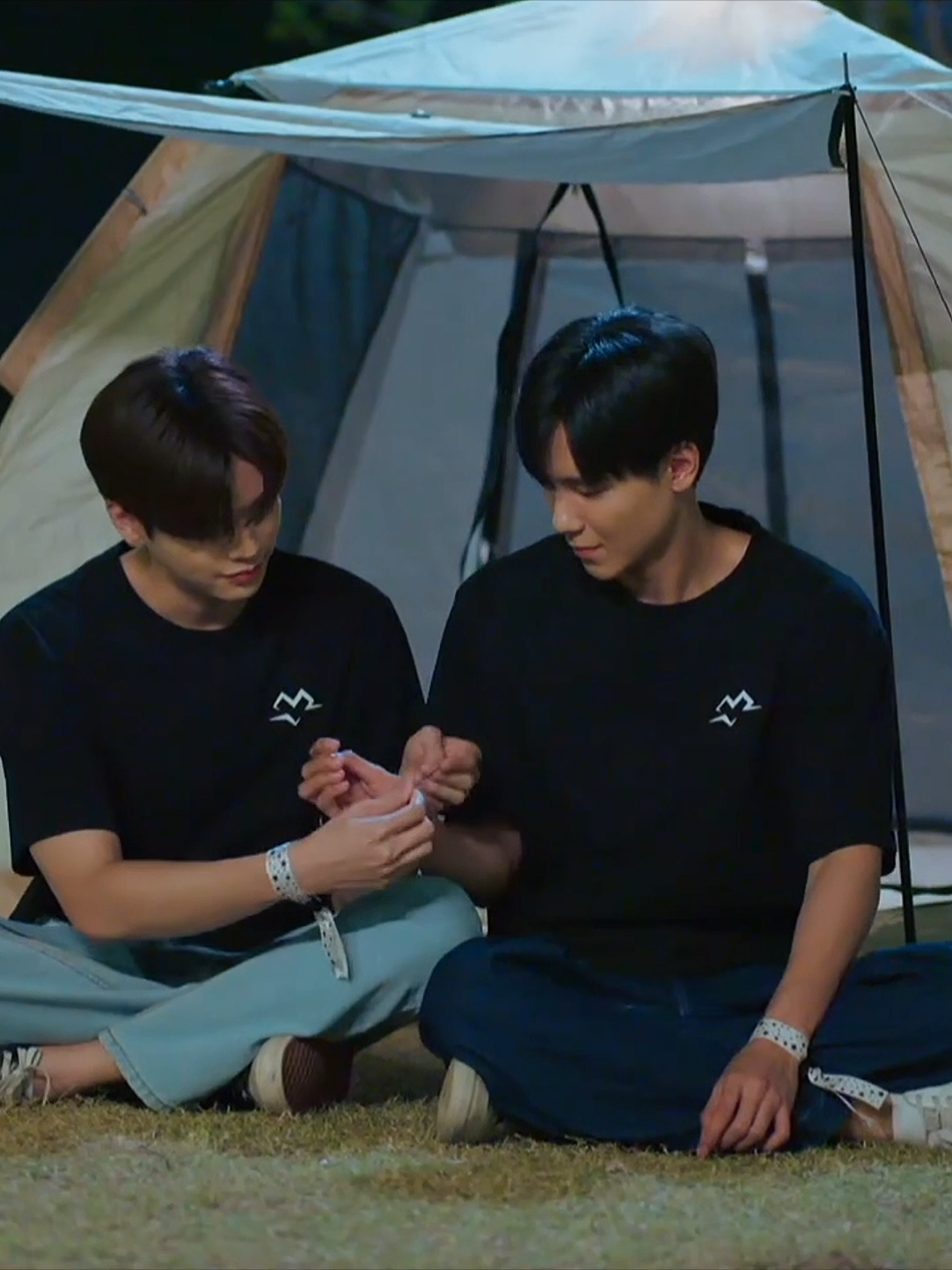 เขาให้สร้อยข้อมือคล้องใจกันแล้วแกรรร 🫣😍 #Perfect10Liners #สายรหัสเทวดา #วิศวะกับไฟฟ้า #junniorrs #markjrtn 