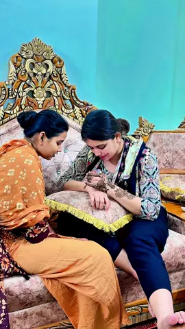দুই ফক্কিনি 🥴😜#foryou #viral #tiktok #Eid #eidmubarak #comdey #funny @TikTok Bangladesh 
