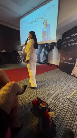 Konferencja GLOW UP #konferencjaglowup #bielskobiała #makeup #branzabeauty #dc #beauty 