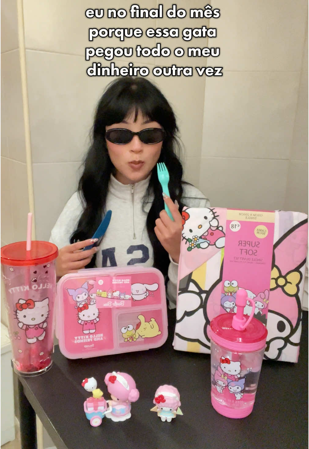 que isso @Hello Kitty Brasil outra vez? 😭