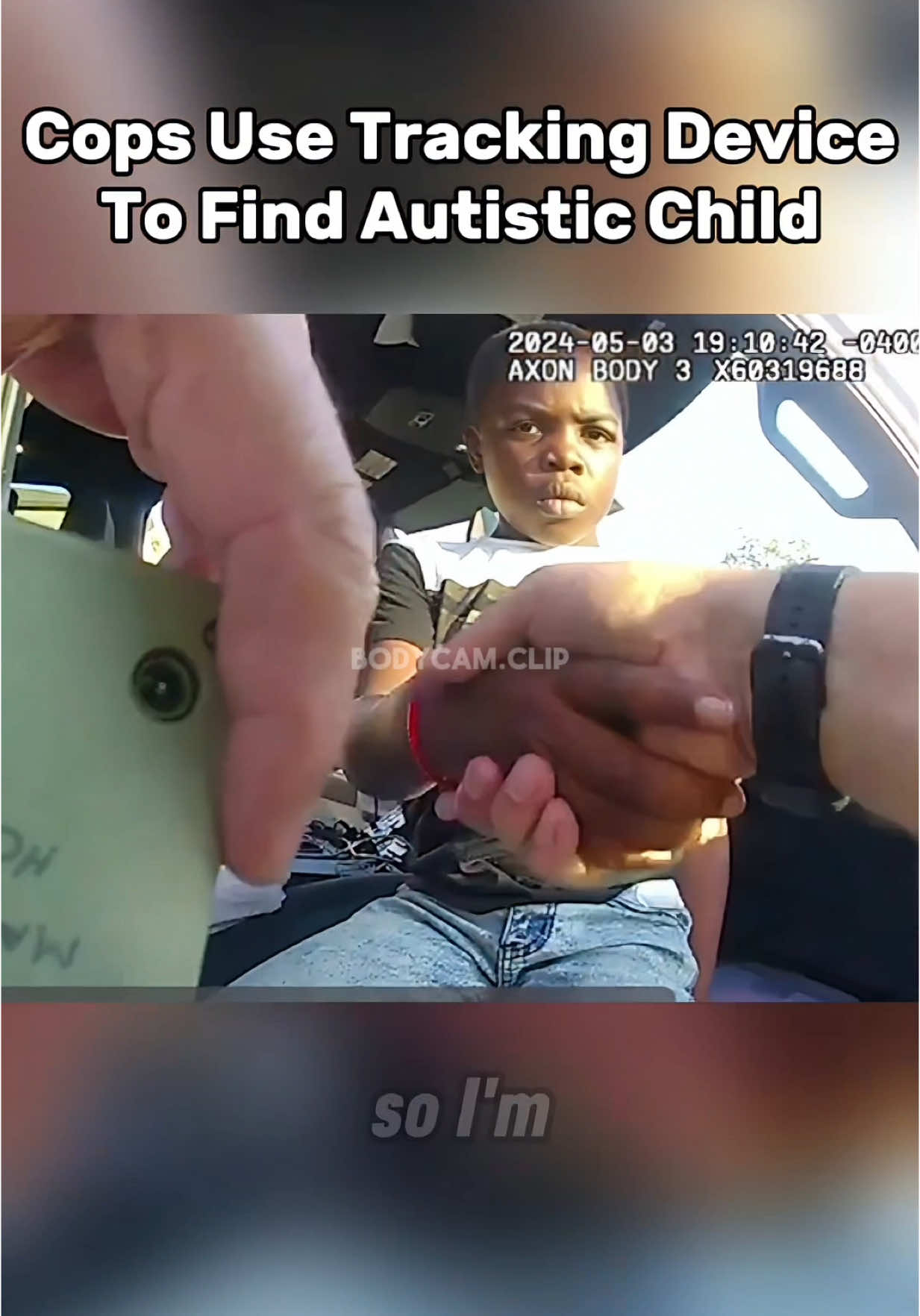 After reports of an autistic child running away after doing it multiple times, officers use a tracking device to find the child who was sitting in the back of a patrol truck. Have you ever seen cops track a person down with a device like this? #bodycamera #copcam #fypツ 
