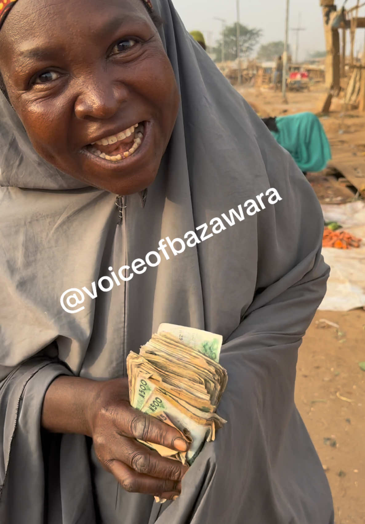 I went to the market early morning 6:40am today to support some women been Eid. #fyp #foryoupage #fouryou 