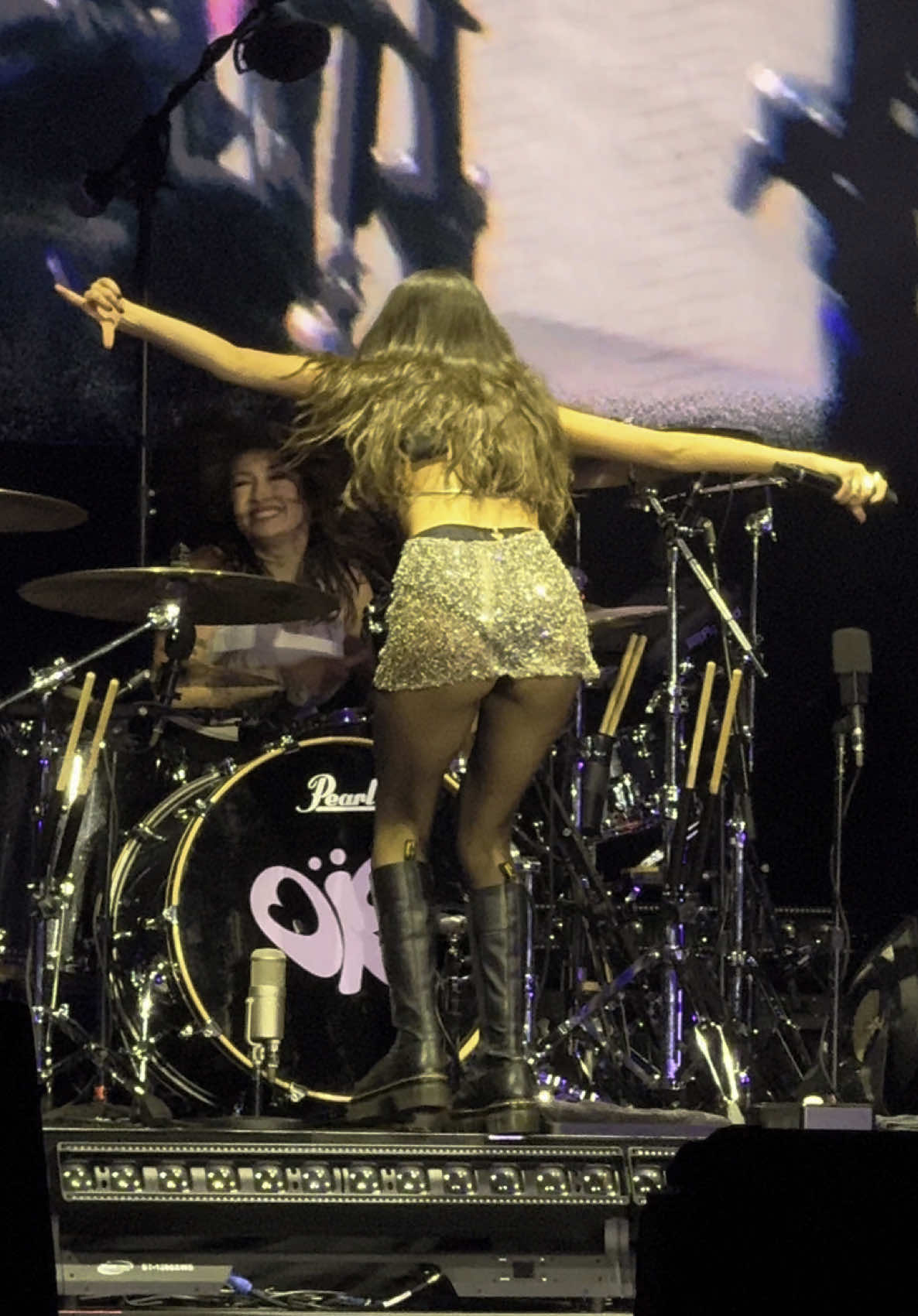 I CANNOT HEAR MY THOUGHTS @livies hq ❤️ @Olivia Rodrigo #Lollapalooza #sour #gutsworldtour #oliviarodrigo #foryoupage #liv 