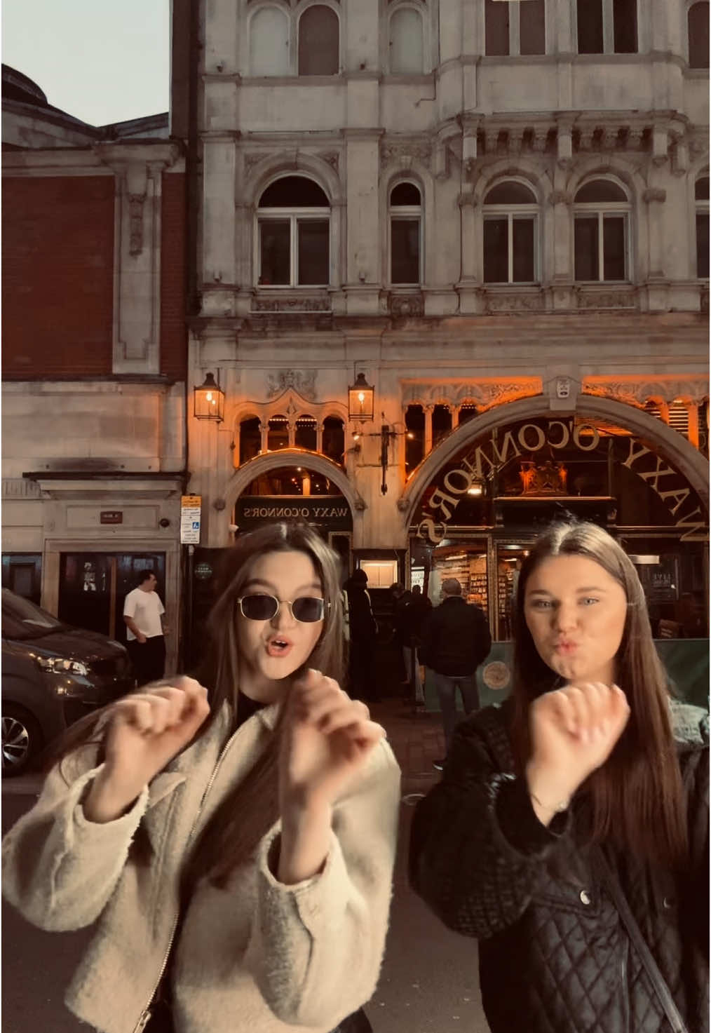 It’s my favourite trend ever!!! #voypaya #dancechallenge #trends #london #soho 