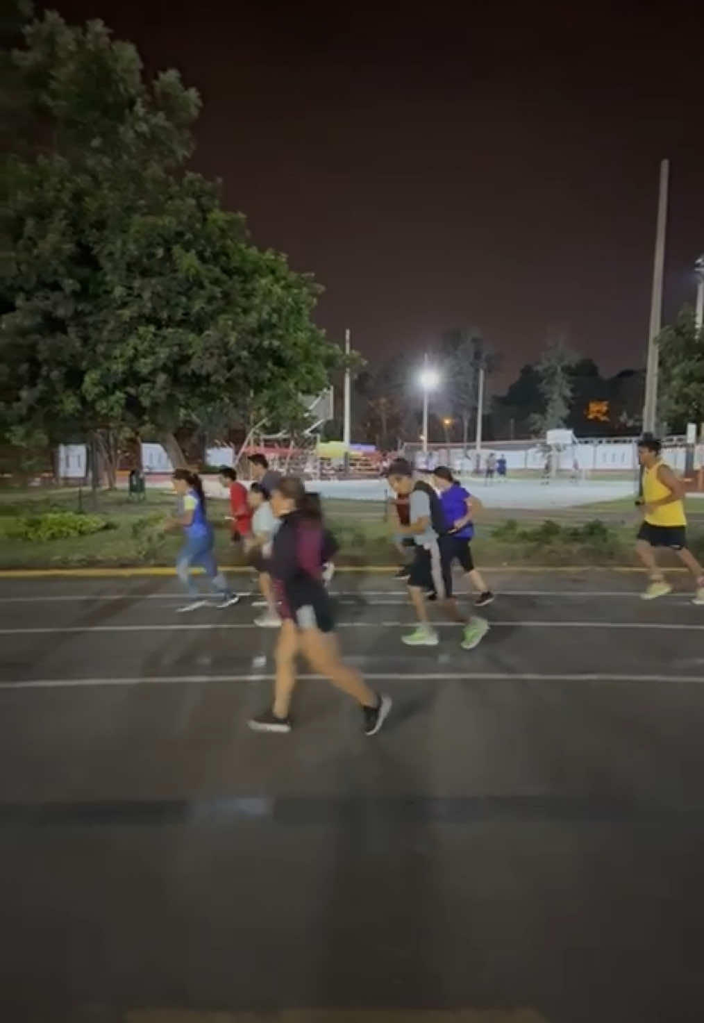Entrenamos todos los martes y jueves 8pm en el Campo de Marte somos #firerunnersperu #Running #runners #runnerstiktok @Pepito @JeanVillonS 