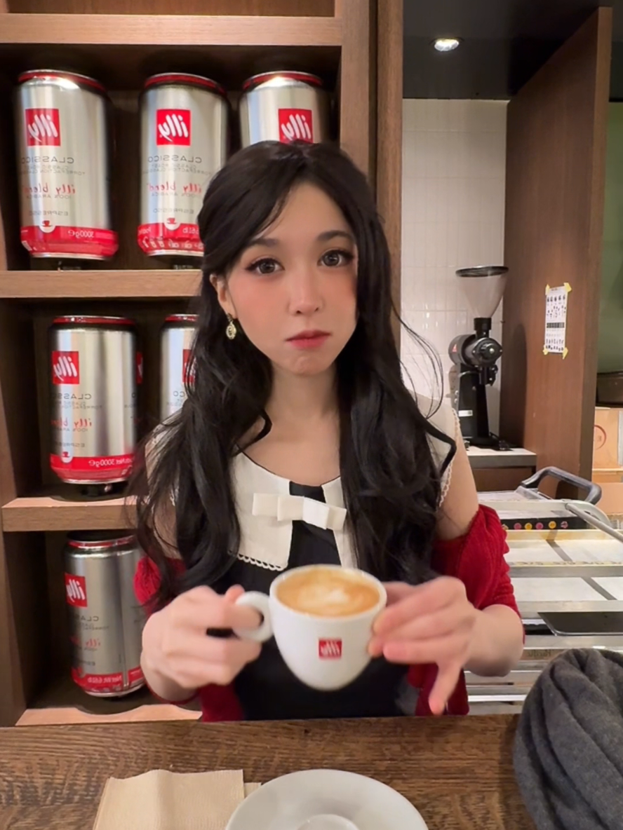 what's your coffee order? #fyp #cafe #coffee #date 