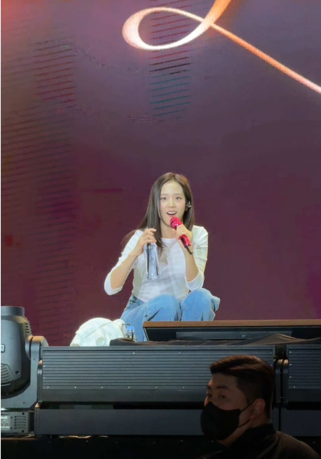 Cổ siêu cưng fan Việt luôn á trời 🇻🇳🇻🇳 VIỆT NAM LÀ THÌ PHẢI LÀ FLOWER 🌼 JISOO FANMEETING HANOI WARM UP #truonggdxx #jisoo #fanmeeting #hanoi #vietnam @JISOO 