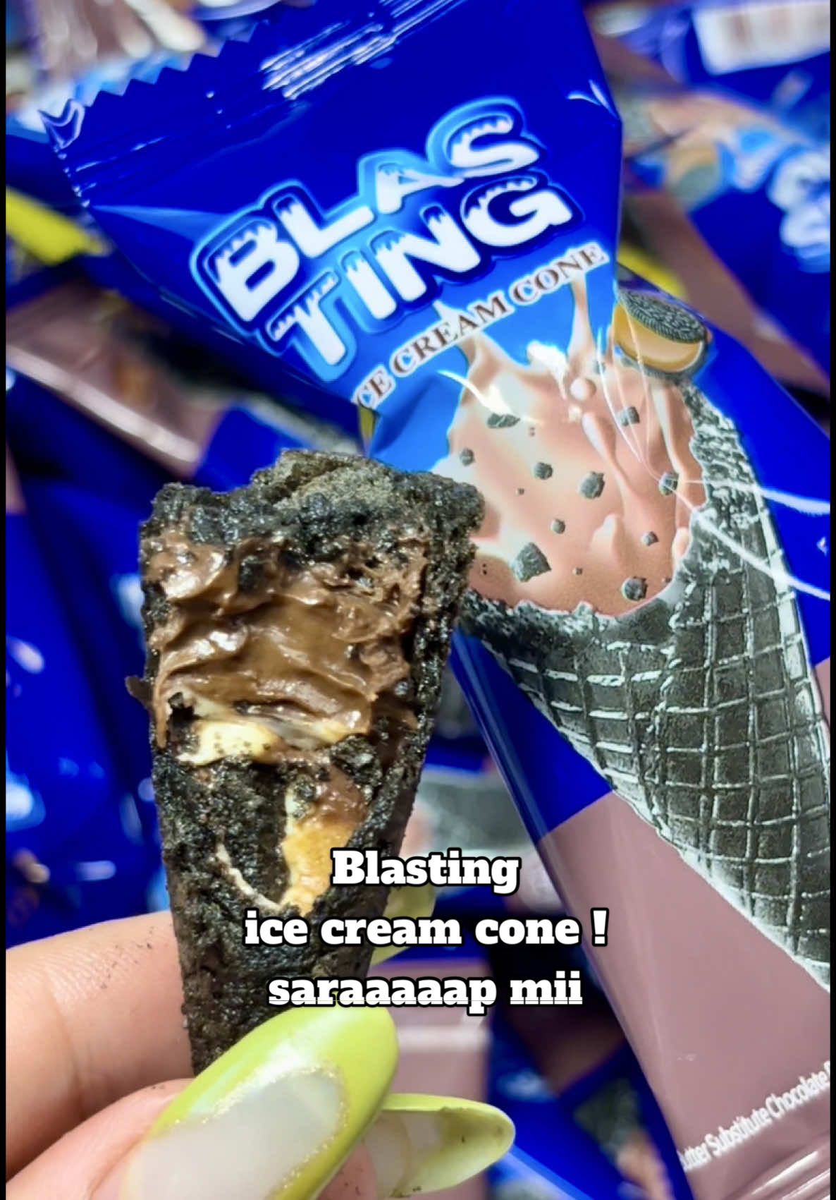 200+lang mii meron ka ng isang bix na 1kg tapos 80-90 pcs na ang laman ! ang sulit diba ! kaya check out na habang may yellow basket pa !  #icecreamcone #blastingicecreamcone #cocofood #cocofoodph #paninda #foryou #fyp 