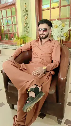 اونچائی حاصل کرنا چاہتے ہیں تو باز بنیں  دھوکہ باز نہیں.🥀✌️@Love 💗😘💗 @M I A N speaks 🗣 