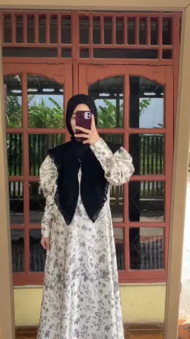 Fit check raya day 1˚ ༘♡ ⋆｡˚  #haideeorlin #jeniferdress #jfwseries #outfitideas #lozyhijab #pashminaviscose #outfitinspo #outfits #outfitraya #iedmubarak #ied #idulfitri #fyp @Haidee & Orlin Official 