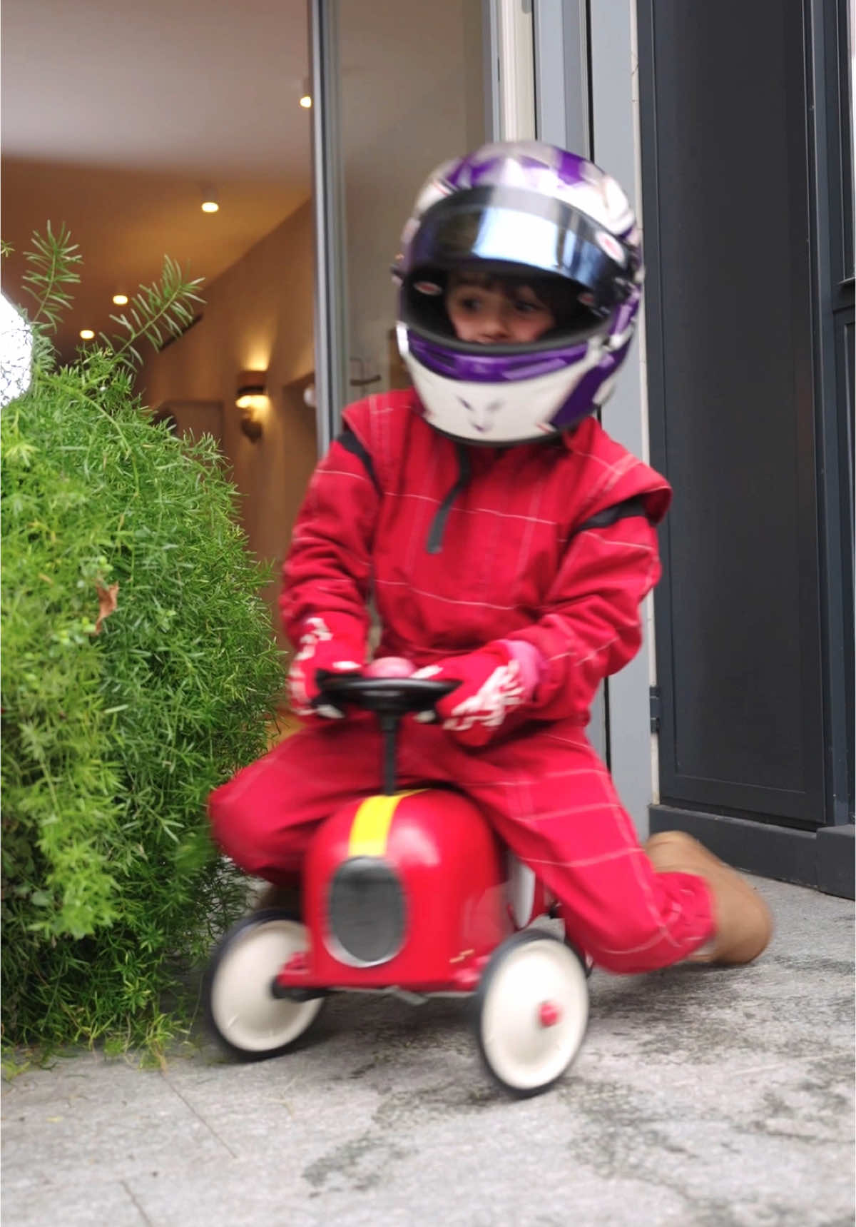 Lasciagli vivere le sue passioni, a pulire ci pensa Saros 10R 😎 #pulizia #robotaspirapolvere #roborock 