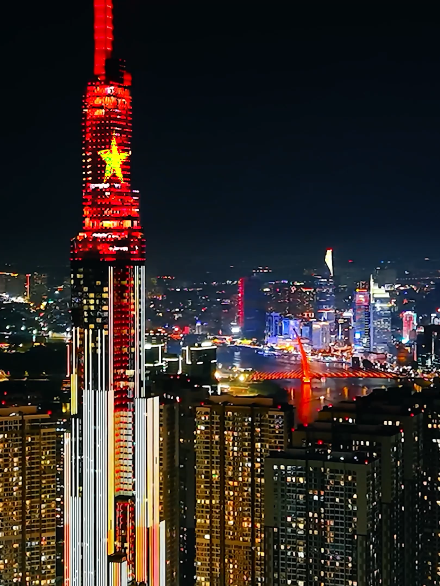 QUAY PHIM QUẢNG CÁO SKYLED NGOÀI TRỜI - THE LANDMARK 81