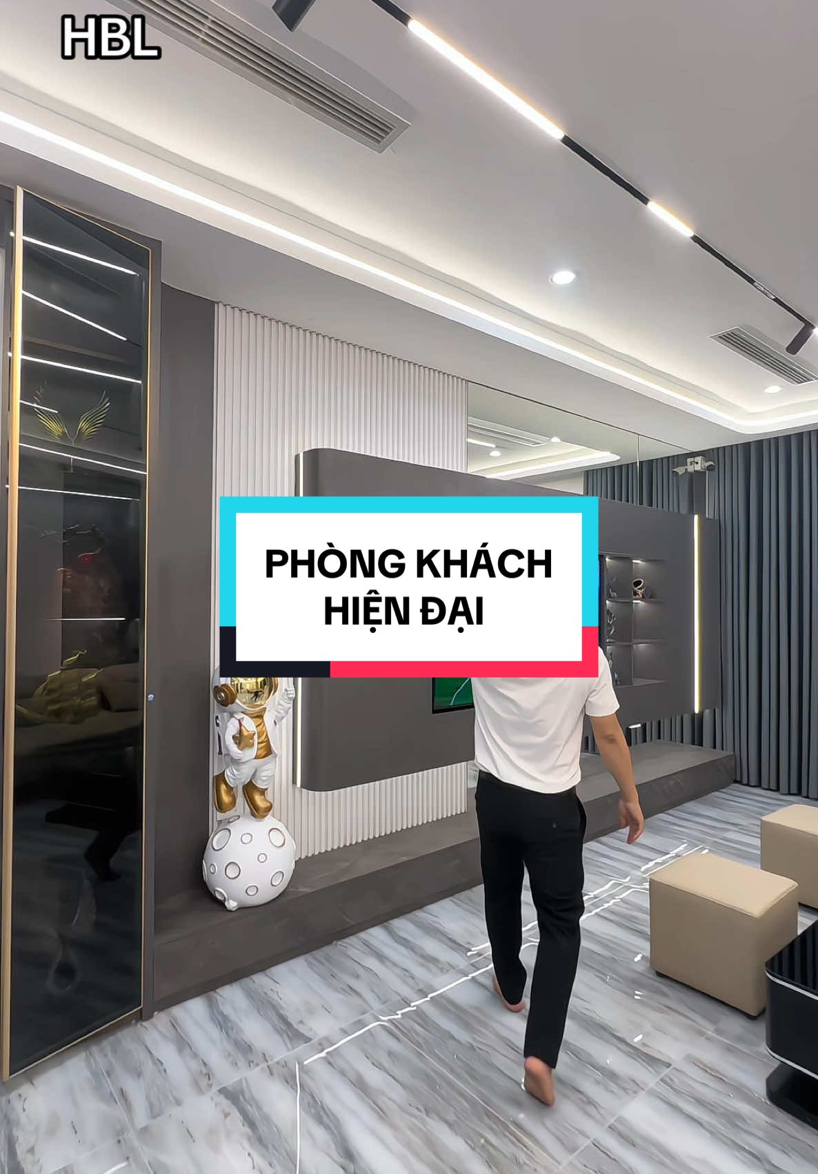 Phòng khách hiện đại cho nhà phố ah! #noithat #noithathbl #thamphanhbl #xuhuong #vachtrangtri #vachtivi #phongkhach #nhadep #thietkenoithat #noithathiendai #noithatdep #nhachaymoingay 