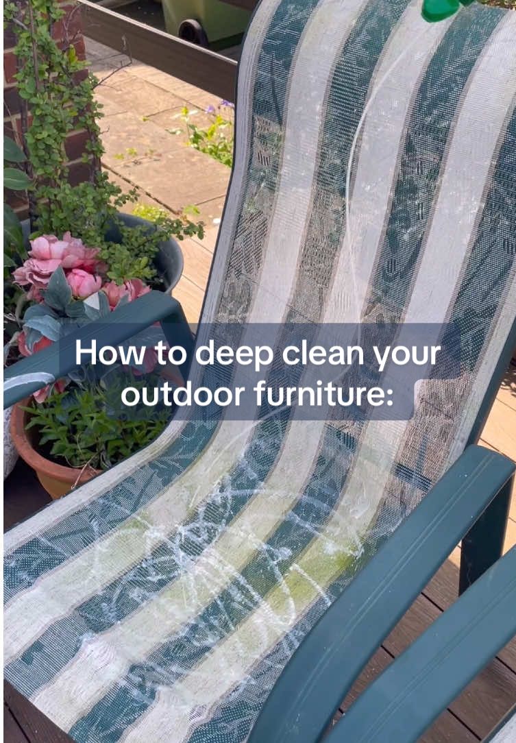 🏡Here’s some satisfying ASMR outdoor furniture cleaning! As the sun is shining, it’s time to get out the outdoor furniture and give it a good deep clean🧼 #outdoorfurniture #floorcleaning #asmr #satisfyingcleaning #deepclean #cleaningmotivation #creatorsearchinsights 