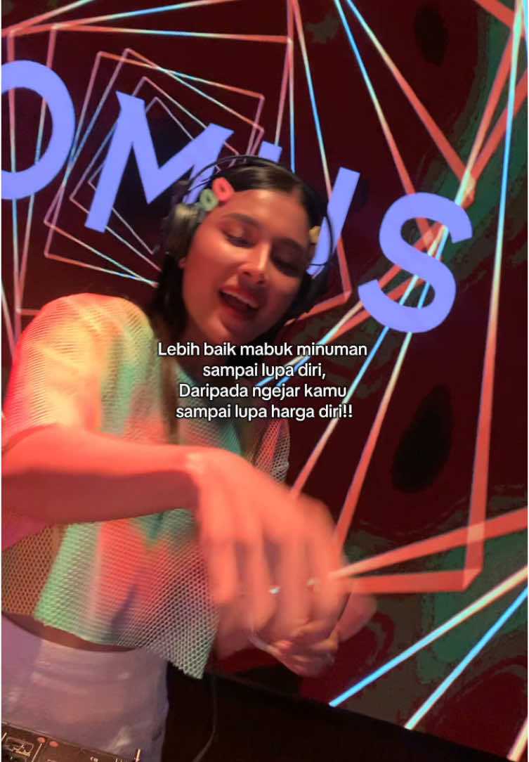 Duhh jangan yaa bestie 🫡🤣  #amaralovegna #djamaralovegna #jakarta #quotestory #quotes #quotesoftheday #djbatam #djviral #djjakarta #quotesdaily #amara #quotesparty #hargadiri 
