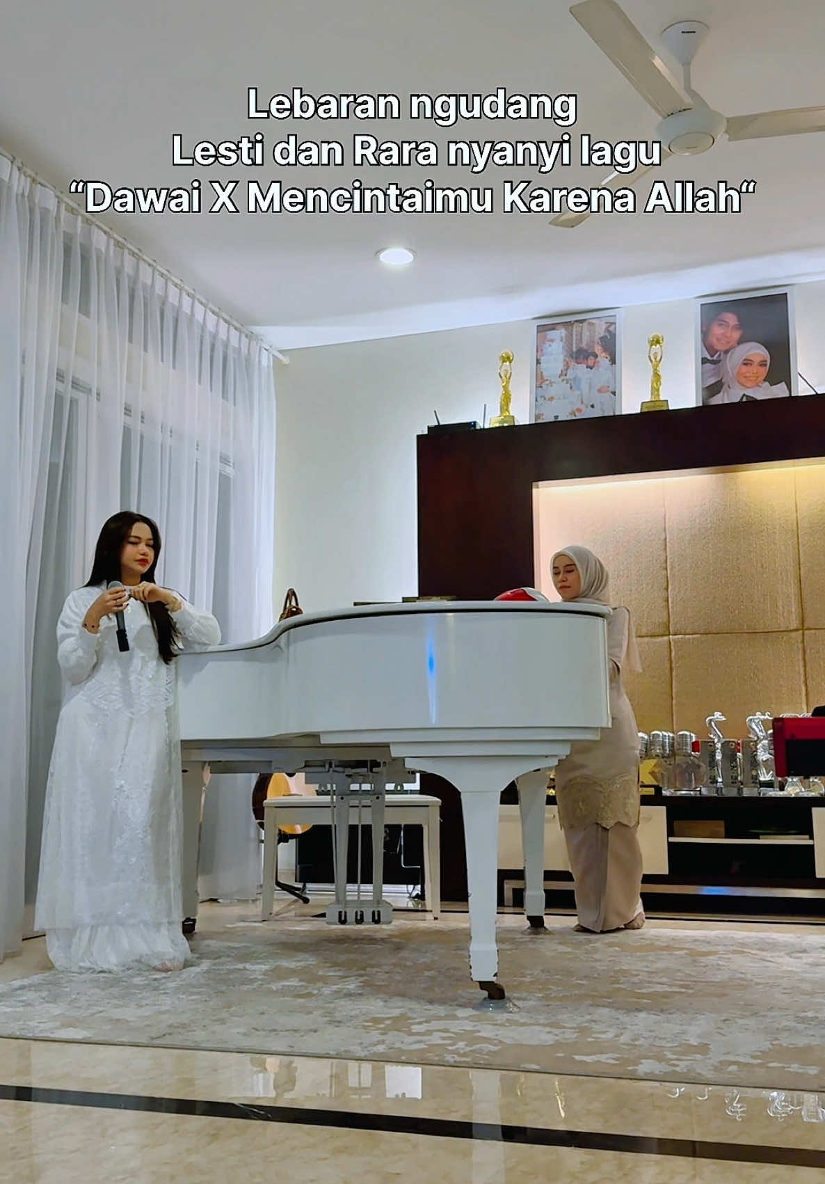 Kabarnya tuan Rumah mau ngundang x Rizky Billar juga, cuma kemahalan makanya cancel last minute. 🙏🏼 . @Lesti Kejora @LADY RARA #Dawai #MencintaimuKarnaAllah