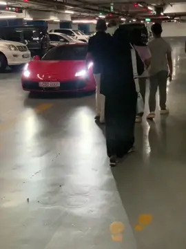 Ferrariiiiiiiiiii 🇮🇹#carspotting #carsoftiktok #srilankancarspotters #ferrari #