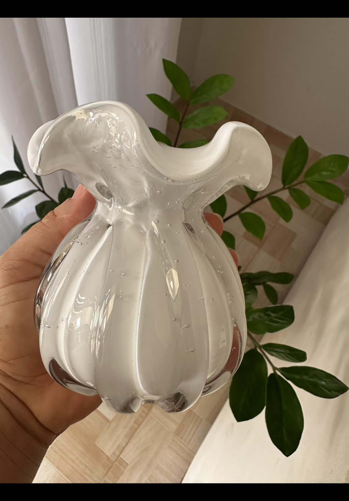 Para tudo pra esse vaso dos sonhos meu povo. Modelo: murano trouxinha na cor branca lá da Shopee.🥰 #murano #casadecorada #perfeição