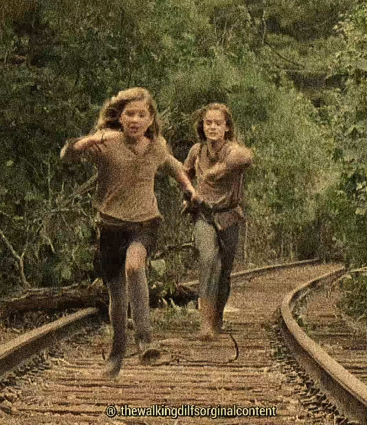 simple edit bc i‘m busy 😭😭 #twdaesthetic #xybca #thewalkingdilfs #amc  scp: silverscenes  tags: @yesmateeeeee @angelꨄ @em౨ৎ @Game Guy @Pops🧟‍♀️ @𝖲ᵃᵐ𝖸🧟‍♀️🪽 @alice🧟‍♀️ 