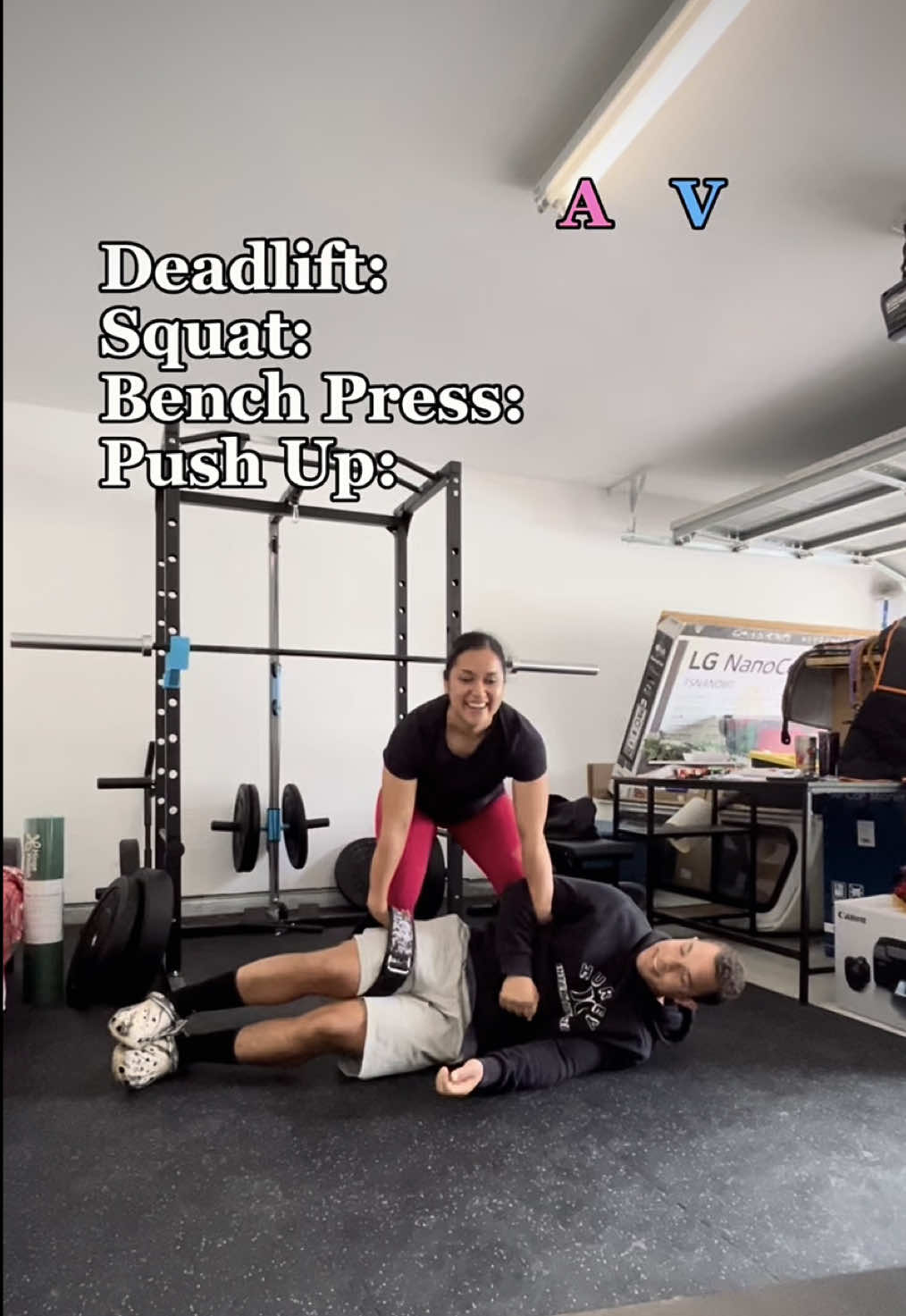 who’s lift was more impressive though?🤔😂💪🏽 Manz weighed in at 191 lbs vs myself at 147 lbs🙄 #fitnesschallenge #coupleschallenge #gym #gymhumor #Fitness #fitcouple #husbandwife #workout #powercouple #lift #GymTok 