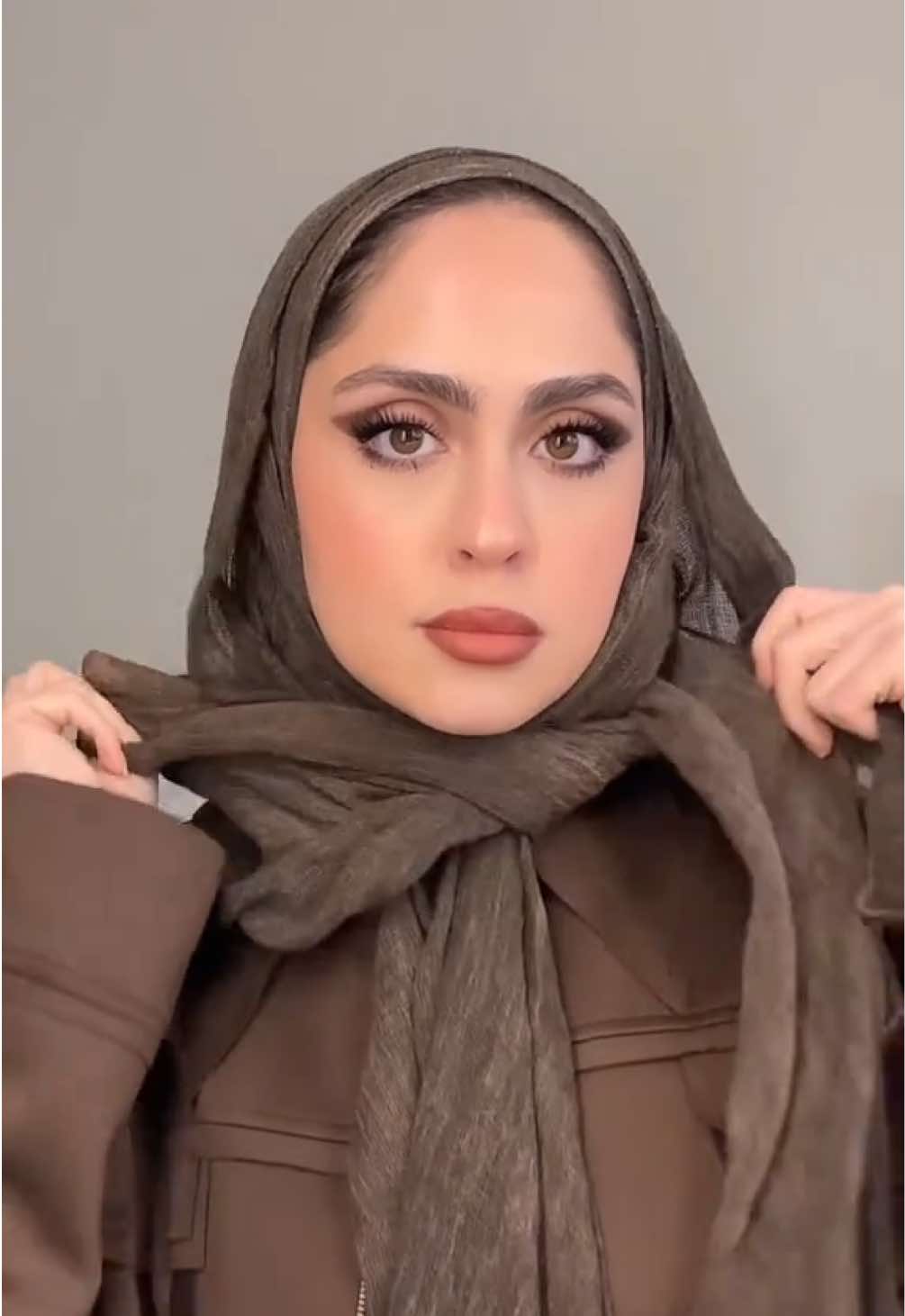 انا ما فهمت من الفيديو غير جذي 😭🤣 حاولوا تطبقون بدون ما تسمعون الشرح 😭الحجاب من @BY.FJR 💖