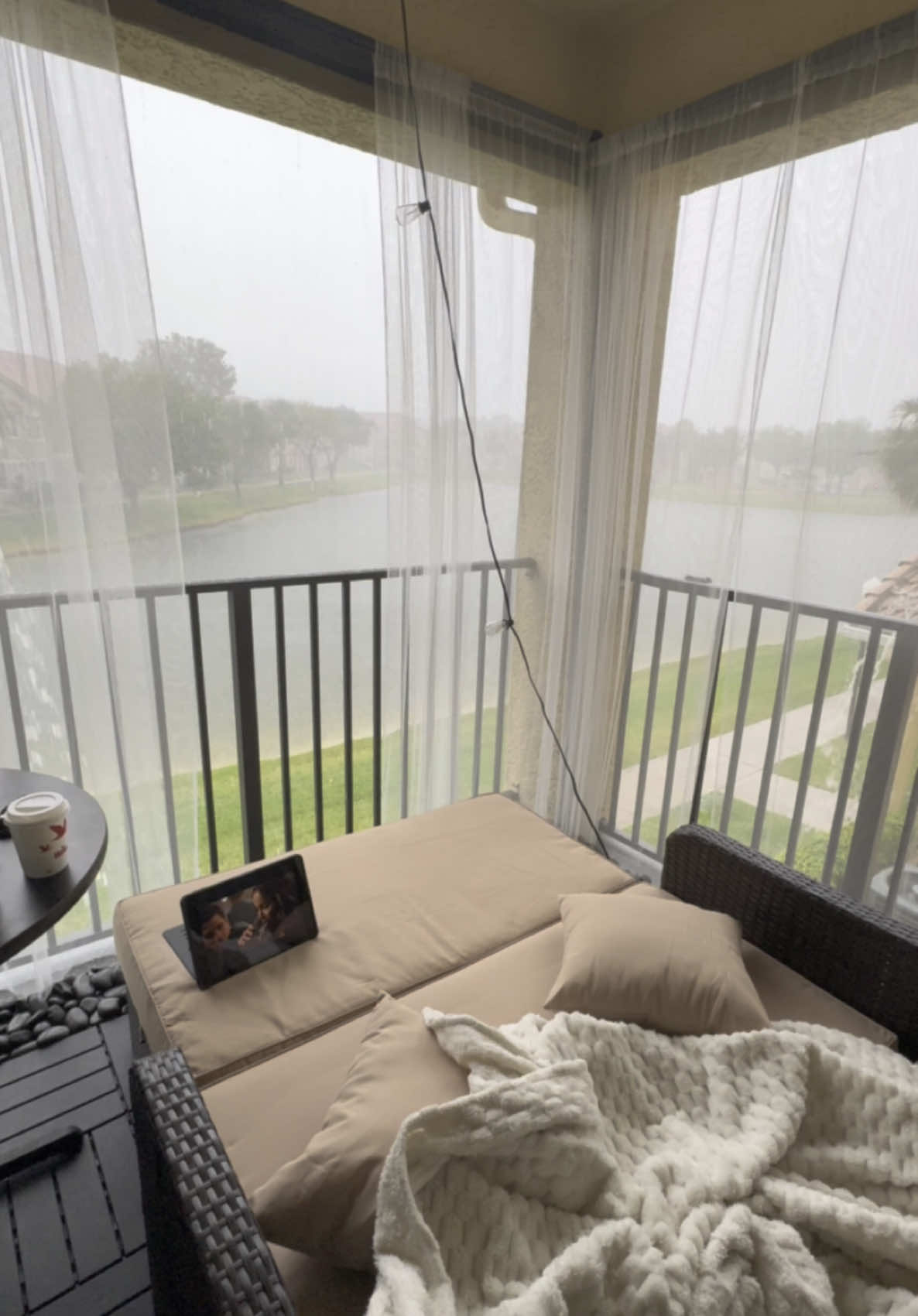 More days like these.. #rainyday #rain #fyp #cozyaesthetic #cozy #storm #balcony #pluviophile #homedecor 
