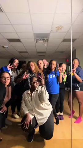 Listen when the Zetas call you answer !  So thankful for this opportunity to work with such a beautiful group of women ! Until next time 😘  #dance #zeta #westvirginia #morgantown #plussizedancer #hiphop #danceclass #mak #explorepage #contentcreator #insights #travelchoreographer #danceinspo #moveyourbody 