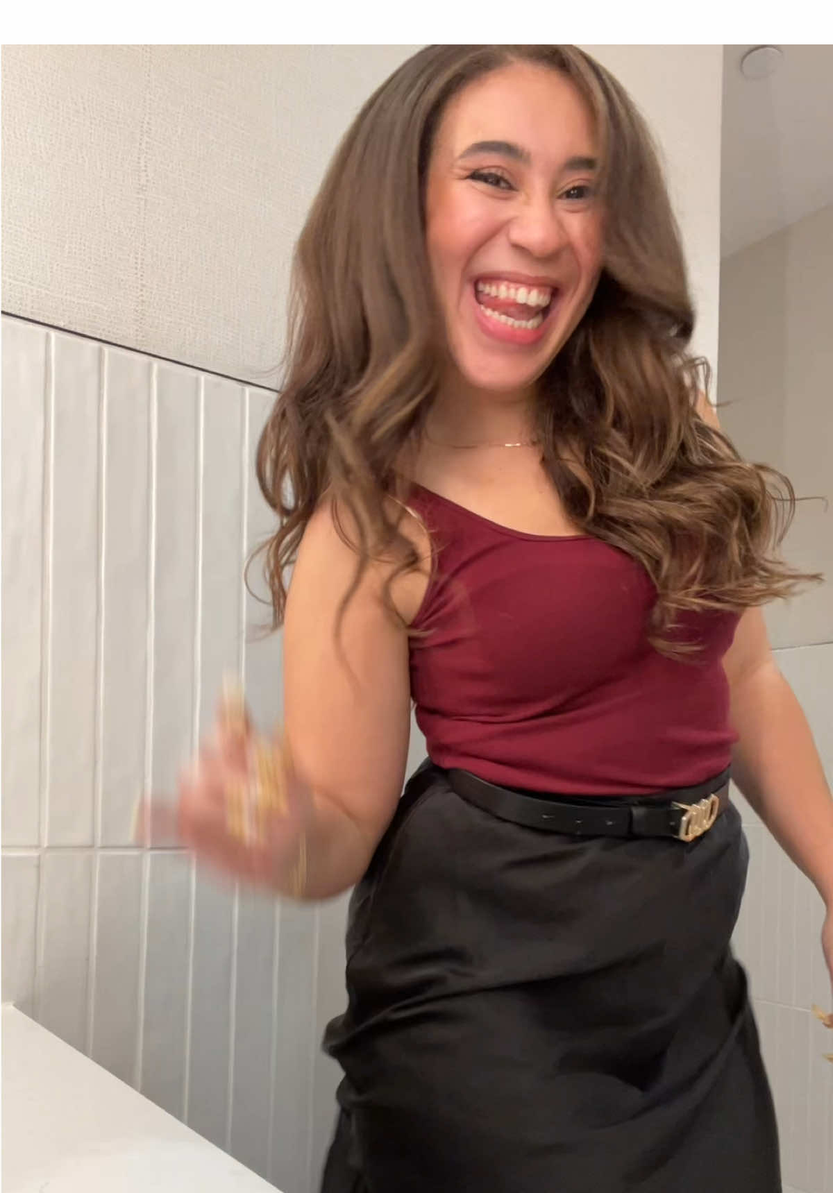 Just an awkward girl trynna flirt. #fyp #fypシ #workoutfit #OOTD #lipsync #mondaymotivation #awkward #monday #red #jokes 