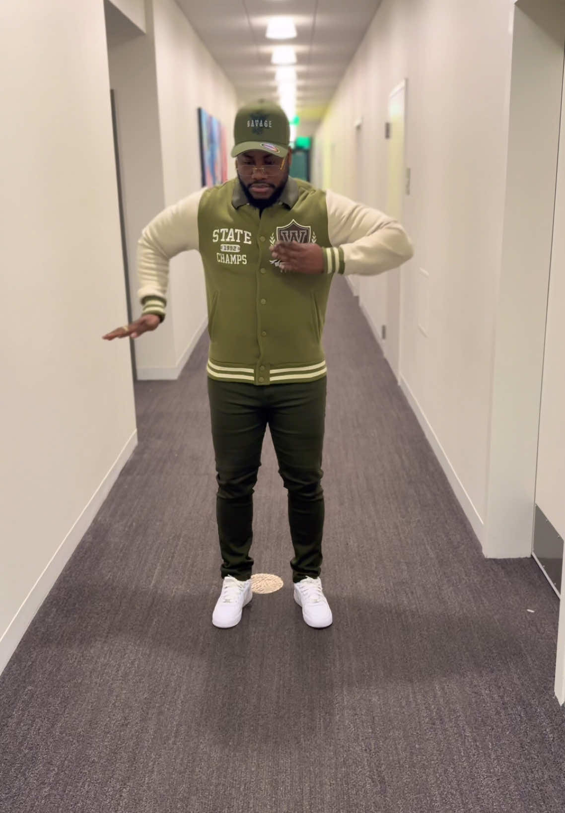 JAYLETE FREESTYLE TUTTING!!!🙌🏽 Creating Angles As I Go Along. Dropping Some 🔥 🔥, let’s Go!!!! Show Some 💚  #Tutting #TuttingDance #danceart #HipHopDance #fingertutting #tuttingchallenge  #danceflow  #dancelife #TuttingStyle  #DanceVibes 