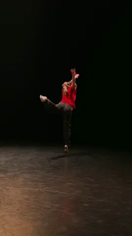 Going for it at Ryan’s class :) Choreo: Ryan Ruiz . #danceclass #floorwork #choreography #contemporarydance #danceart #flow #inspiration #Fitness #dancer #floorworkdance #movement #artist #zarafuerstein 