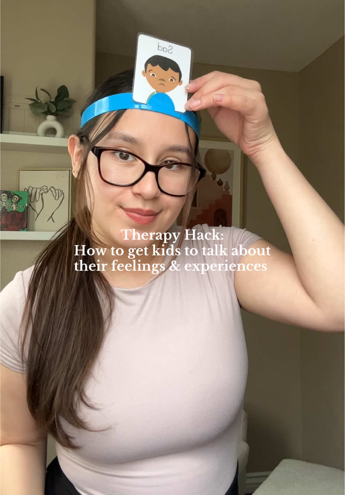 It’s always so interesting to know what experience they associate with that emotion first 🥰 How I use headbands in session:  Place a card on the headband for both players & have the client share an experience when they felt that emotion while the other player (therapist) guesses how they might have felt then switch.  This also allows for emotional perspective practice!  #firstgen #therapist #socialwork #firstgeneration #mexico #therapistintern #therapyinterventions #lmsw #socialworker #childtherapist 