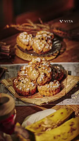 씰가루 와 잘 익은 바나나로 티타임에 어울리는 스콘을 만들어요~!😊💕 📌 풀 영상 과 레시피는  프로필 링크 - 유튜브 “ 메리이야기“ 에서 만나요. #메리이야기 #바나나스콘 #쌀스콘 #글루텐프리 #홈베이킹 #homebaking #banandessert #banana #scones #chocolate #bakingrecipe 