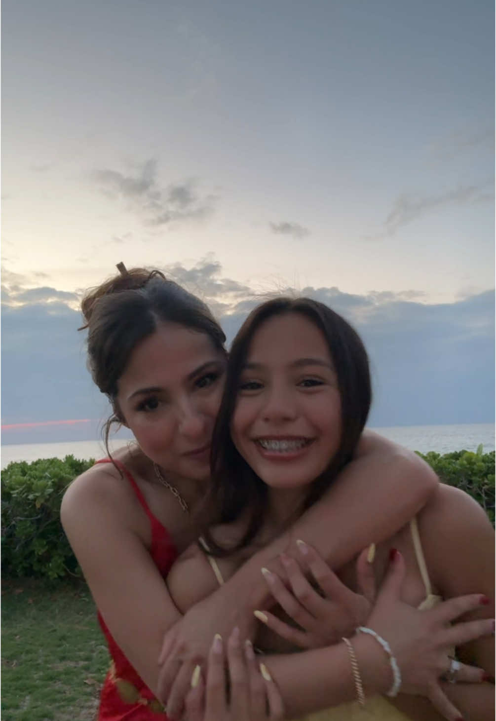 Mother like daughter 🤙  #fyp #OOTD #outfit #outfitinspo #outfitideas #outfits #comfyoutfit #foryou #foryoupage #foryoupage #foryoupageofficiall  #lipsync #audio #audios 